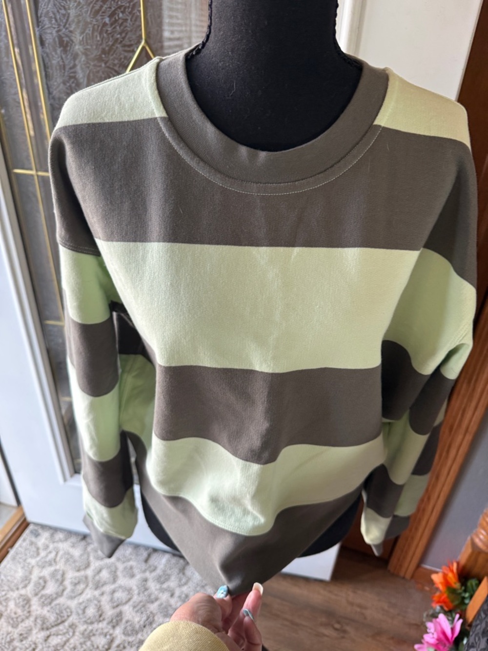 lululemon athletica Green and Grey/Sage Striped Cropped Sweatshirt - Picture 3 of 5